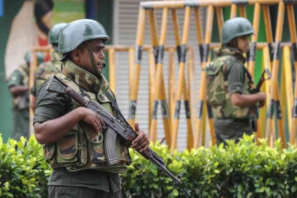 Sri Lanka'da orduya yağmacılar ve vandallar hakkında 'vur' emri verildi