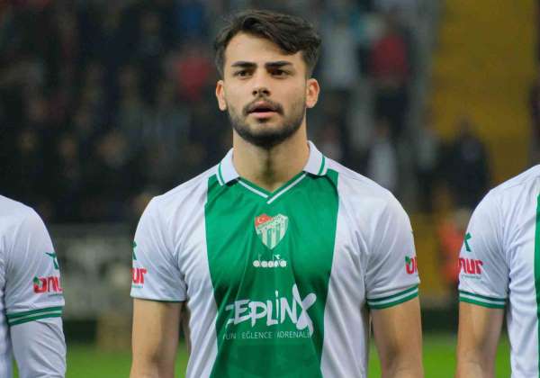 Bursaspor'da 3 futbolcunun sözleşmesi yenilendi