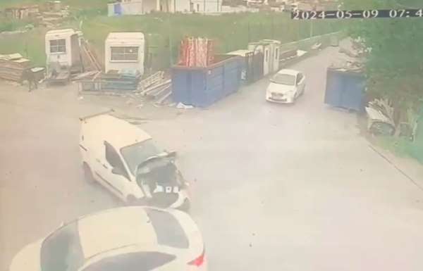 Arnavutköy'deki trafik kazaları güvenlik kamerasında