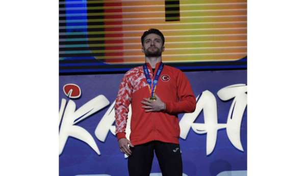 Bakan Bak'tan Avrupa Büyükler Karate Şampiyonası'nda şampiyon olan sporculara tebrik