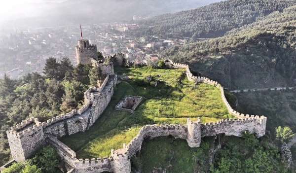 Boyabat Kalesi: 2 bin 700 yıldır tarihe meydan okuyor