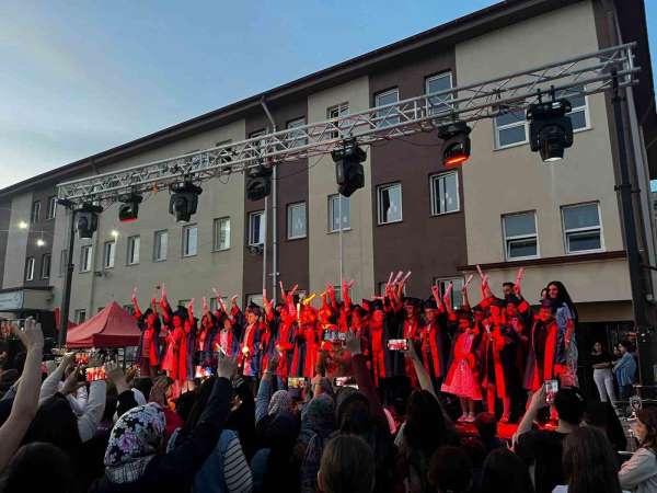 Şehit Murat Saraç İlkokulu'nda Bahar Şenliği