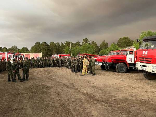 Kazakistan'daki yangın bölgesine takviye ekip ve asker gönderildi