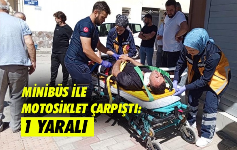 Samsun'da minibüs ile motosiklet çarpıştı: 1 yaralı