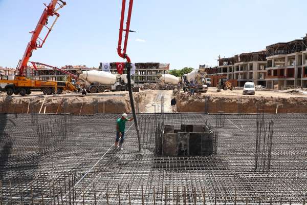 Karatay'ın 600 dairelik 44. konut hamlesinde temeller atıldı