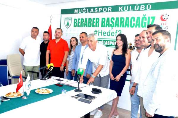 Muğlaspor yeni teknik direktörü Durmuş'u tanıttı