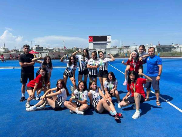 U16 Kızlar Hokey 'de Ege Yıldızları averajla Türkiye 2'incisi oldu