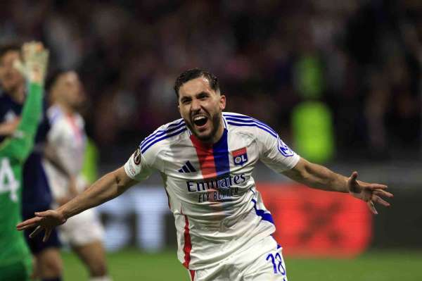 Rayan Cherki, Manchester City'ye imza attı