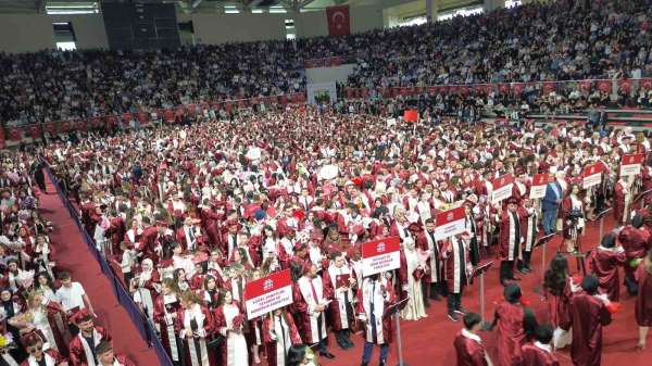 Hitit Üniversitesi'nde mezuniyet coşkusu
