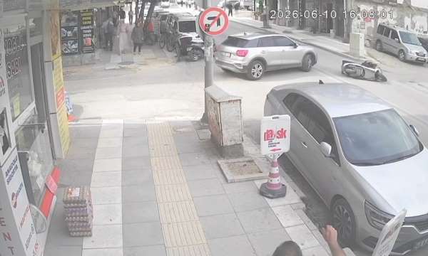 Kontrolsüzce yola çıkan otomobil kazaya neden oldu