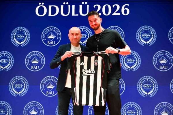 Milli basketbolcu Alperen Şengün'e Türkiye'ye Değer Katanlar Ödülü