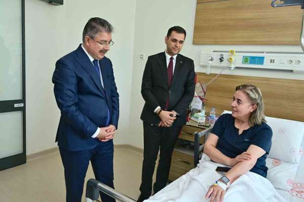 Vali Yılmaz'dan şehitin kardeşine 'geçmiş olsun' ziyareti