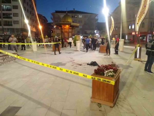 Burdur'da bıçaklı kavga: 2 yaralı