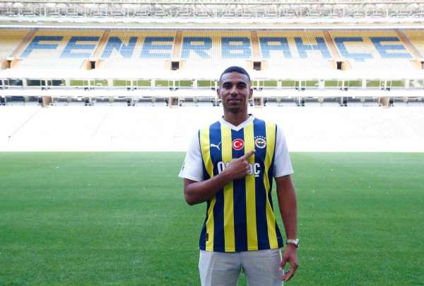 Fenerbahçe, Fransız asıllı Ganalı milli stoper Alexander Djiku'yu 3+1 yıllığına kadrosuna kattı.