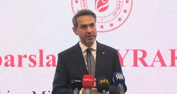 Bakan Bayraktar: 'Yenilenebilir enerjide yaklaşık 10 milyar dolarlık yatırım hedefimiz var'