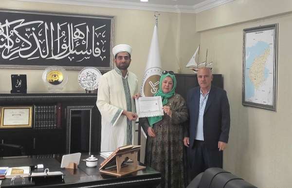 Kur'an-ı Kerim'den etkilenen Kazakistanlı kadın Müslüman oldu