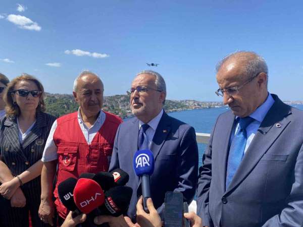 15 Temmuz Şehitler Köprüsü'ne dev Türk bayrağı asıldı