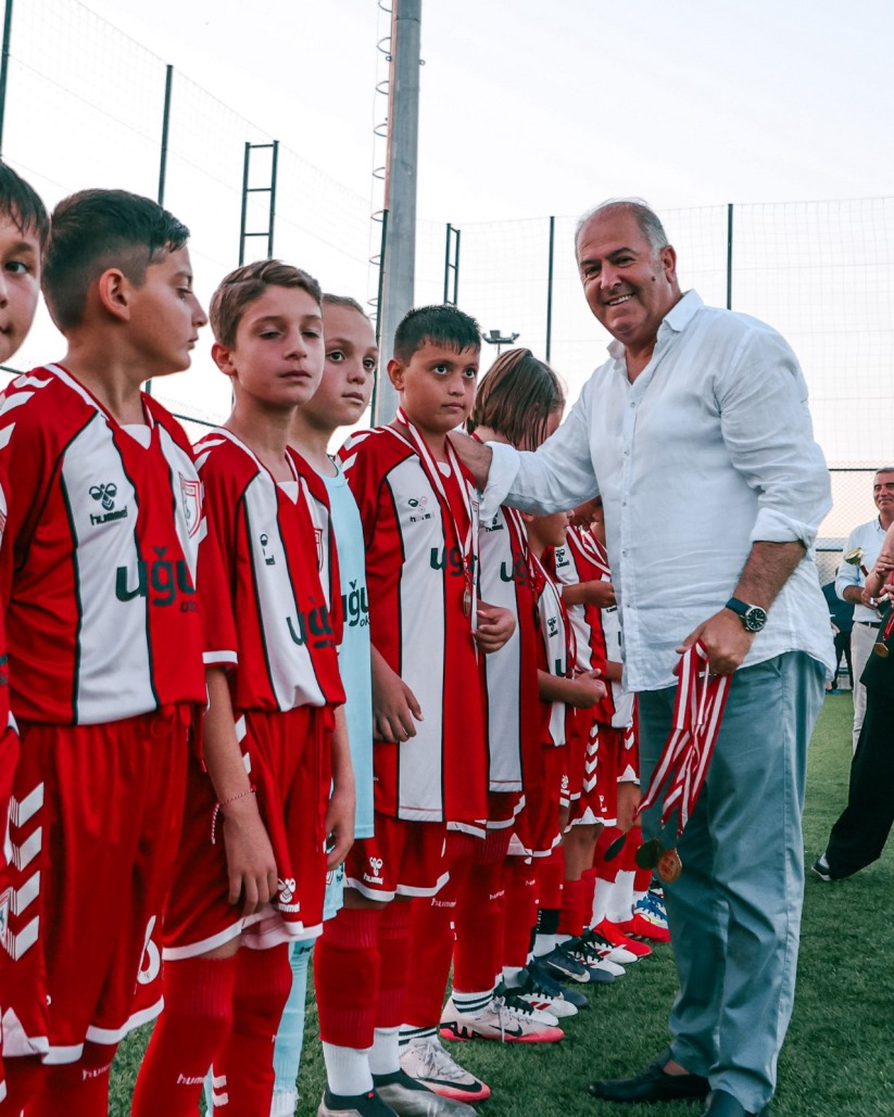Samsun'da Düzenlenen 10 Yaş Altı Futbol Turnuvası Sona Erdi
