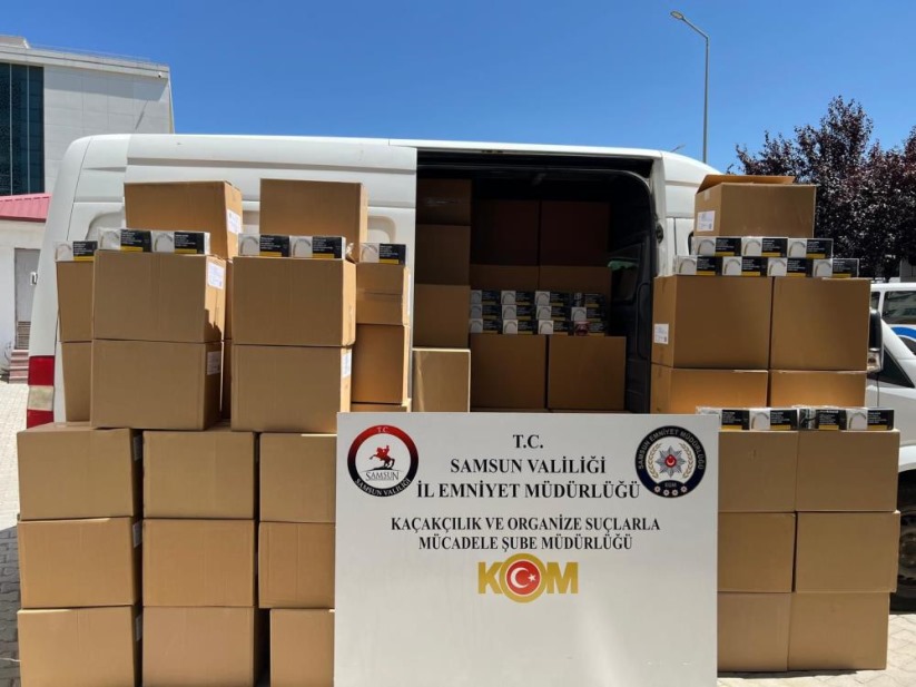 Samsun'da takip sonucu durdurulan araçta 1 milyon 610 bin kaçak makaron ele geçirildi