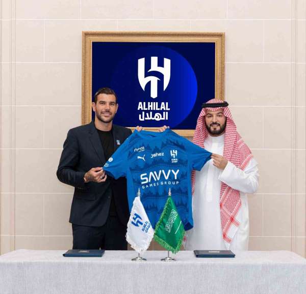 Al Hilal, Theo Hernandez'i transfer etti