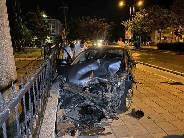 Çorlu'da trafik kazası: 1'i ağır 3 yaralı