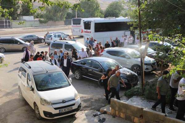 Terör örgütü PKK'nın silah bırakma programını takip edecek heyet Irak'a geçiş yaptı