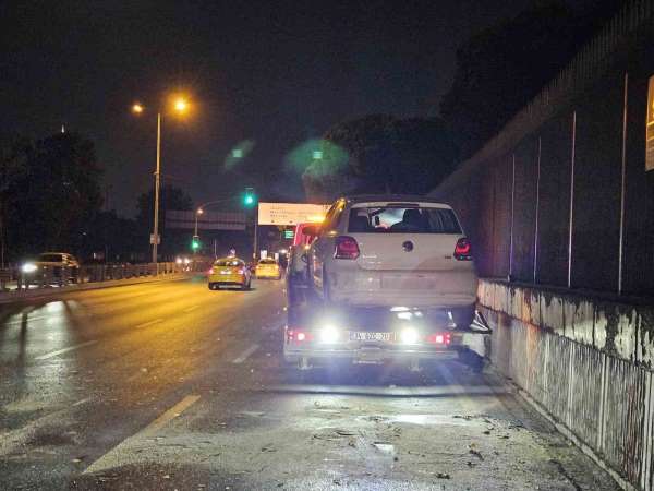 Trafikte makas atarak ilerledi, zincirleme kazaya sebep oldu: 1'i ağır 2 yaralı