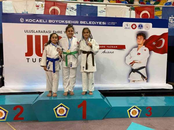 Yunusemre'nin süper minikleri Manisa'yı gururlandırdı