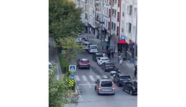 Emlakçıda başlayan tartışma sokakta bıçaklı kovalamacaya döndü