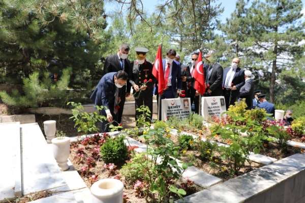 Afyonkarahisar'da 100 şehit mezarı 60 günde yenilenecek 