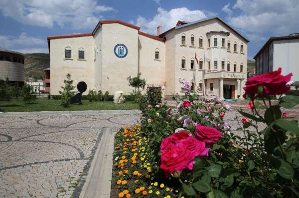 Bayburt Üniversitesi Türkiye'deki köklü birçok üniversiteyi geride bıraktı 