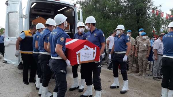 Şehit polis Osman Gül Andırın'da toprağa verildi 