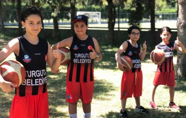 Turgutlu'da çocuklar sporla büyüyor 