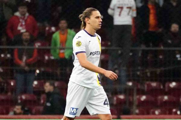 Galatasaray'da Taylan Antalyalı'nın sözleşmesi 3 yıl uzatıldı