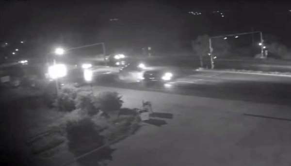 Antalya'da U dönüşü yapan araç kazaya yol açtı: 2 yaralı