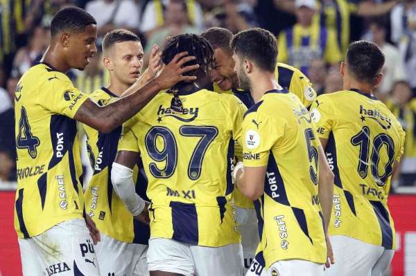 Fenerbahçe, Süper Lig'e 3 puanla başladı