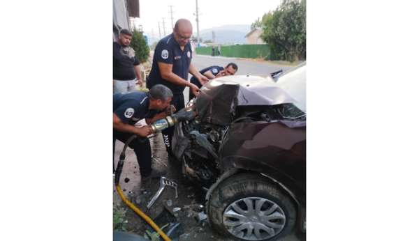 Antakya'da trafik kazası: 2 yaralı