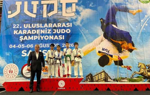 Bayburtlu judocular Samsun'da madalya kazandı