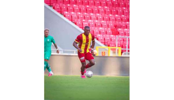 Göztepe'de Sinclair Armstrong, taraftardan tam not aldı