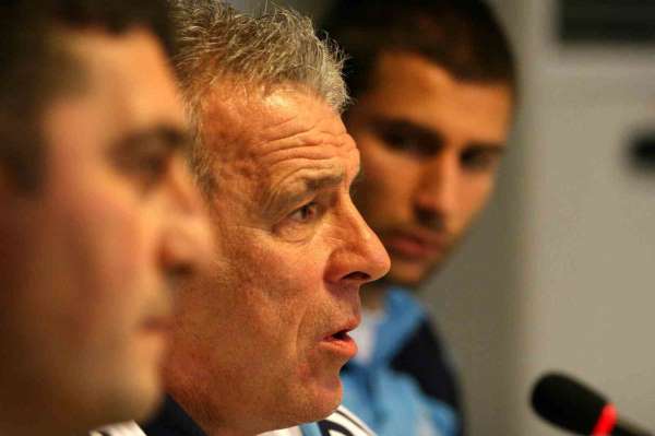 Süper Lig'de şampiyonluk yerli teknik direktörlerden geçiyor