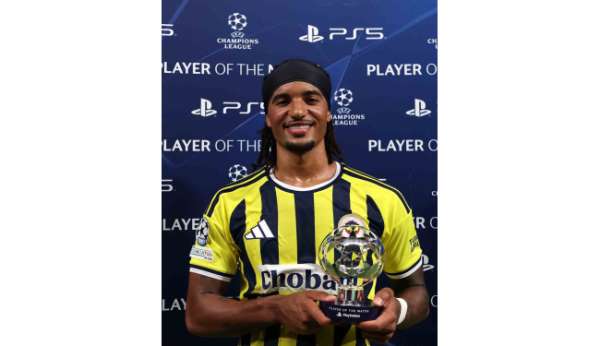 Fenerbahçe - Roma maçında 'en iyi oyuncu' ödülü Archie Brown'un oldu