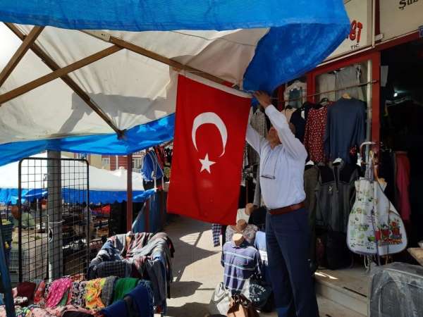 Başkan Özcan'dan bayrak çağrısı