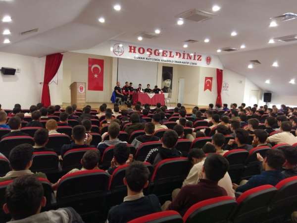 Basketbolcular öğrencilerle bir araya geldi