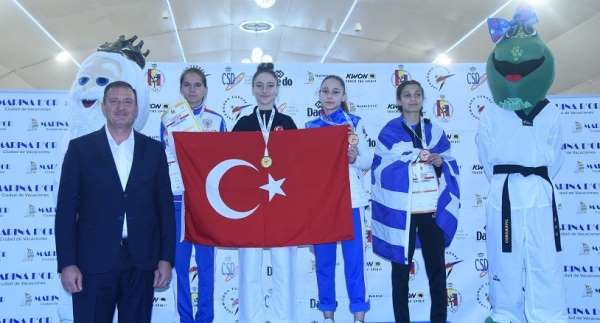 Lise öğrencisinden tekvandoda altın madalya
