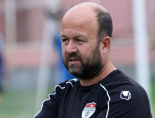 Manisaspor'da teknik direktör Aslan istifa etti