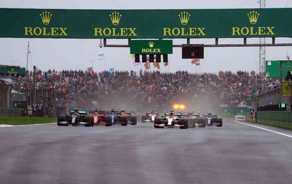 Formula 1 Türkiye Grand Prix'inde start verildi