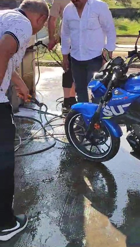 Samsun'da motosikletiyle seyir halindeyken hayatının şokunu yaşadı!