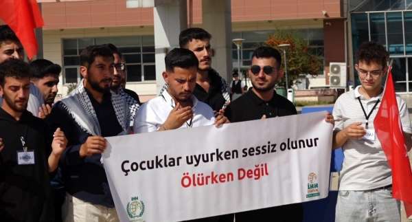 Üniversitelerden Filistin'e destek: 'Çocuklar uyurken sessiz olunur, ölürken değil'