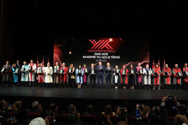 Cumhurbaşkanı Erdoğan'dan Kastamonu Üniversitesi'ne üstün başarı ödülü