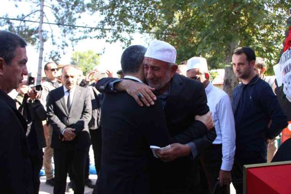 Hayatını kaybeden Afyonkarahisar Vali Yardımcısı İhsan Ayrancı, Amasya'da defnedildi